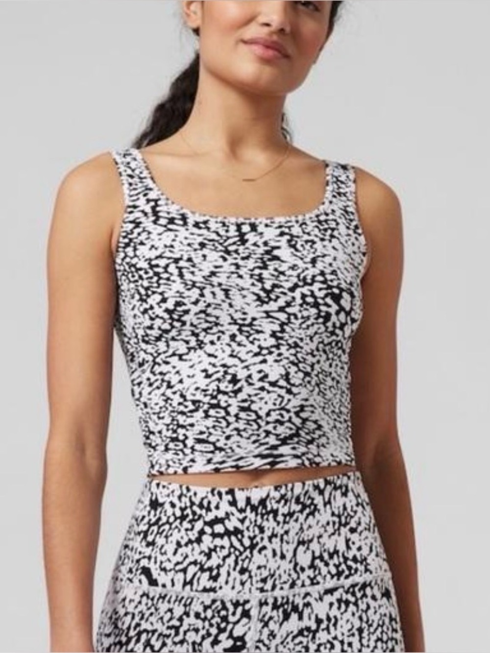 🦋 Athleta| Shanti Square Neck Crop Tank Small Black White Abstract Yoga Pilates